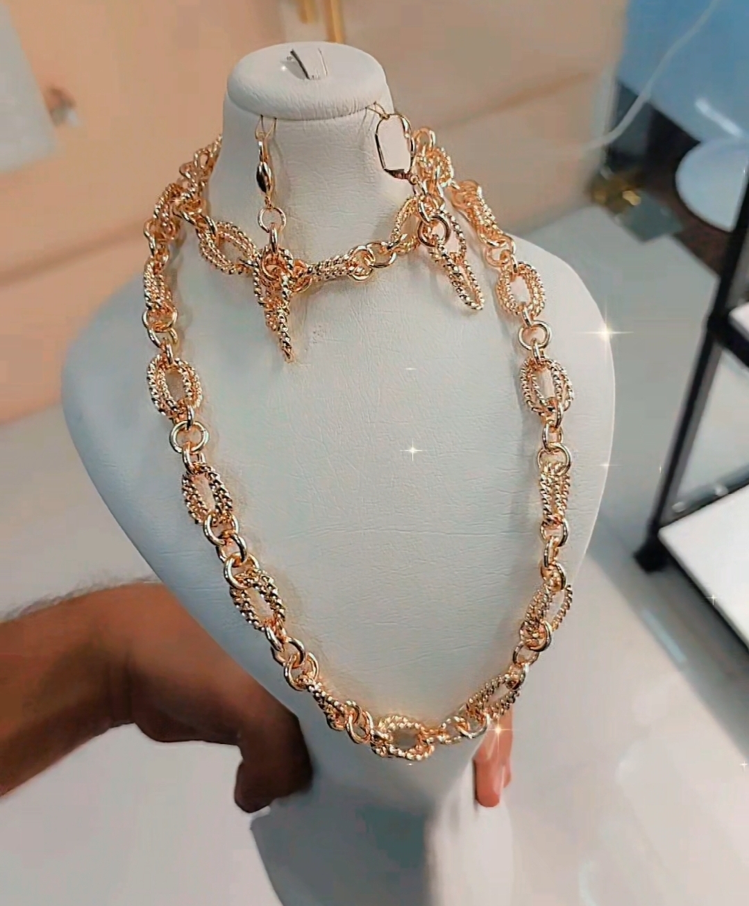 سرویس یورمن مشابه طلا دریم،رنگ ثابت،ضد حساسیت،شیک و مجلسی،برند معتبر دریم